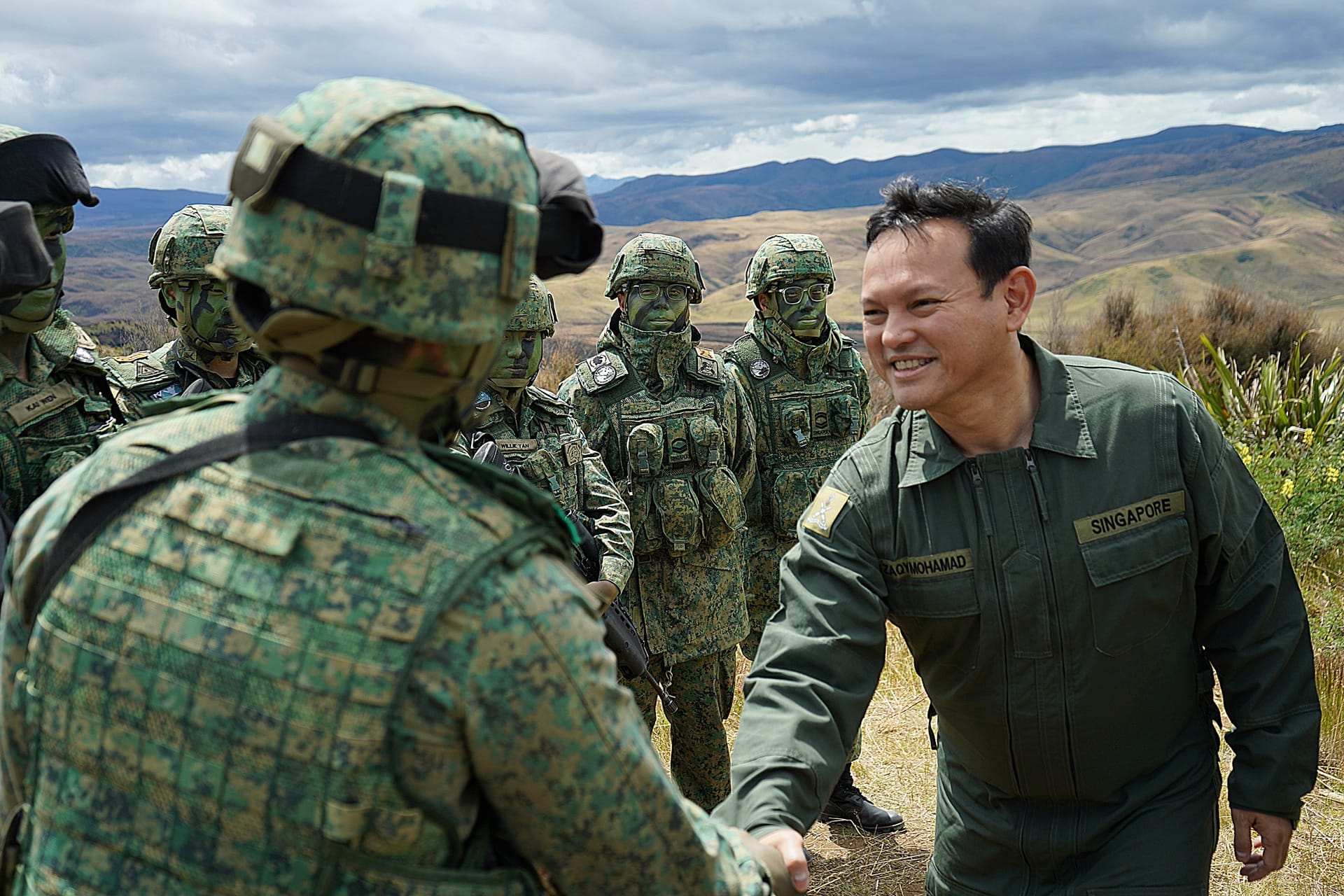 Senior Minister of State for Defence, Mr Zaqy Mohamad interacting with soldiers at Exercise Thunder Warrior.